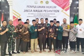 Kejari Bogor berikan edukasi santri pencegahan narkoba hingga hoaks