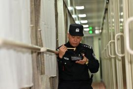 Kisah polisi kereta jaga  penumpang internasional saat mudik Imlek