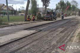 Bupati imbau warga Aceh Tamiang laporkan kondisi lumpur agar bisa dibersihkan cepat