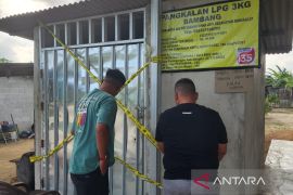Polda Babel segel dua pangkalan gas terkait kasus pengoplosan LPG 3 Kg di Bangka