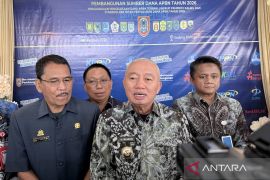 Gubernur Kalsel perkuat sinergi enam kabupaten tangani banjir
