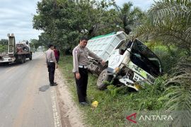 Nahas! Pemuda Palangka Raya meninggal usai tabrak dump truk
