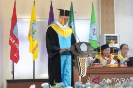 Guru besar Unpatti eksplorasi kandungan kimia tanaman lokal jadi obat berbasis SDA daerah