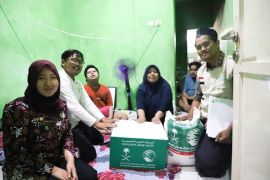Baznas Tangerang salurkan bantuan sembako dari kerajaan Arab Saudi