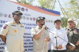 Pemerintah serahkan bantuan rumah rusak ke 24 kabupaten/kota di Aceh