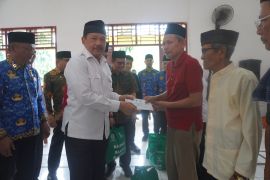 Baznas-Pemprov Bengkulu salurkan santunan bagi lansia