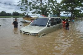 Delapan kecamatan di Jember terdampak banjir
