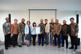 Veda Praxis dampingi BCA raih Sertifikasi ISO/IEC 42001:2023