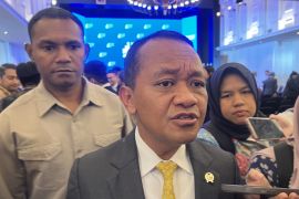 Bahlil wajibkan BBM kandung etanol 20 persen pada 2028