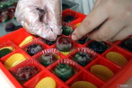 Mini sticky rice cakes sweeten Lunar New Year celebrations