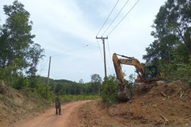 Kodim 0432 Bangka Selatan bangun jalan 5,5 kilometer di Pulau Lepar