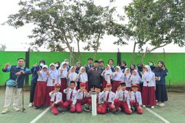 KKN MMK Posko 4 UIN Walisongo terapkan praktek pembuatan biopori di MI Ma'arif Serangsari