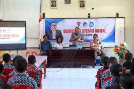 Pemkot Ambon edukasikan literasi digital untuk siswa SMPN 6 Ambon