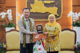 East Java explores sister province cooperation with Samarkand