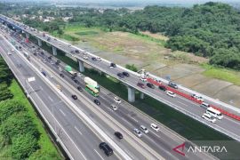 41.460 kendaraan meninggalkan Jakarta melalui Ruas MBZ H-4 libur Imlek 2026