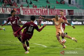 Alex Martins tak terbebani dengan target cetak minimal 20 gol