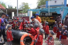 Polairud Polres Lamongan edukasi 142 siswa TK soal keselamatan