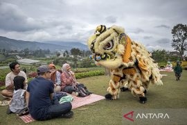 Jelang Tahun Baru Imlek 2577, atraksi Barongsai di Bandung Barat bikin suasana makin semarak
