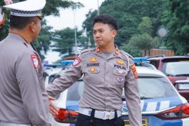 Polres Karawang sebar puluhan personel di sejumlah titik antisipasi macet libur Imlek