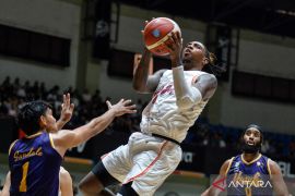 Hawks tekuk Rajawali 82-69