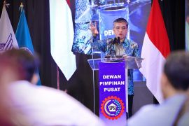 Menaker meminta anggota serikat pekerja memiliki satu sertifikat keahlian