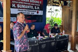 Reses di Karanganyar, Sumanto dapat keluhan masalah sampah