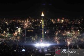 Kawasan Monas dibuka hingga pukul 22.00 WIB selama libur Imlek