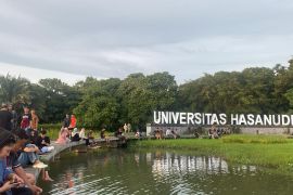 Danau Unhas jadi tempat favorit warga untuk bersantai dan berolahraga