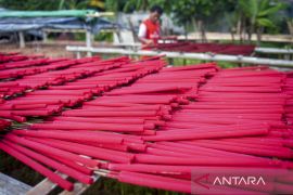 Produksi hio jelang Imlek di Tangerang