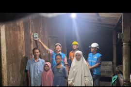 Wujudkan Mimpi Mahasiswa ITB, PLN Hadirkan Terang di Gunung Sarik