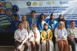 FEB UP beri edukasi ekonomi UMKM Sawangan Depok