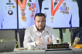 Wako Fadly Amran perintahkan BPBD evakuasi 5 mahasiswa terjebak di aliran Sungai Bangek