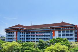 Tennis dan Padel Matic resmi hadir di Graha Pos Indonesia