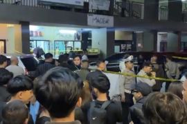 Seorang pria diduga bunuh diri usai terjun dari apartemen di Bandung