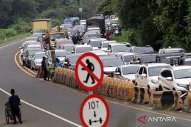 Lunar New Year holiday surge sends 64,000 vehicles to Puncak, one-way traffic enforced