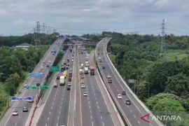 Senin, Kendaraan menuju Jakarta via Tol Layang MBZ naik 66 persen