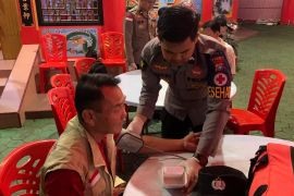 Imlek, Polres Lingga beri layanan kesehatan gratis kepada pengunjung klenteng