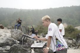 Wana Wangsa dan DJ Adipati Ubah Karaha Bodas Jadi Panggung ASMR Alam