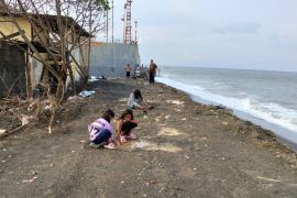 Usai rob hantam Ampenan, Pemprov NTB siapkan bantuan untuk 20 KK