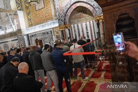 Sekitar 40.000 jamaah salat tarawih di Masjid Al-Aqsa