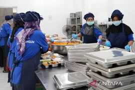 BGN minta SPPG kreatif olah pangan selain UPF dalam MBG Ramadhan