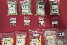 Polisi tangkap dua pria asal Lampung yang edarkan ekstasi di Jakpus