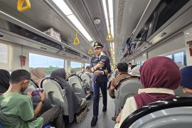 Pengguna kereta api di Sulsel keluhkan rebutan kursi