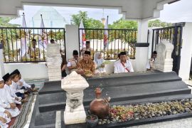 Anggota DPR RI dorong tradisi ziarah tokoh daerah