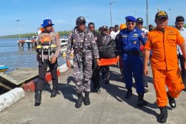 Tim SAR evakuasi seorang anak tenggelam di Sungai Ewer  Asmat