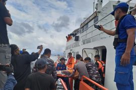 Tim SAR berhasil evakuasi 246 penumpang KM Intim Teratai