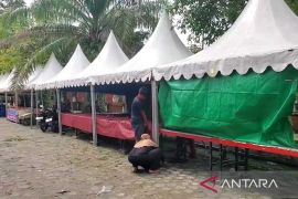 Bayang-bayang cuaca ekstrem hantui persiapan Pasar Ramadhan Sampit