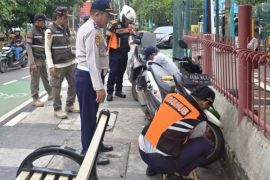 Apa itu operasi cabut pentil di Jakarta?