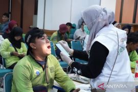 PJLP Jaktim dicek kesehatannya