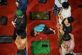 Terpopuler:  Imsakiyah 2026, korupsi chromebook, pertumbuhan ekonomi NTB, tersangka ponpes, dan kasus mebel SMK